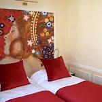 Timhotel Tour Montparnasse 3*