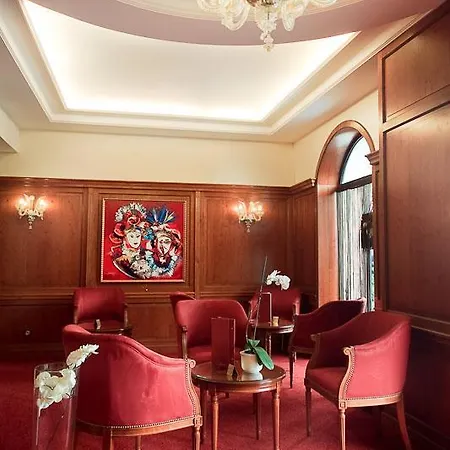 Hotel Timhotel Tour Montparnasse 3*