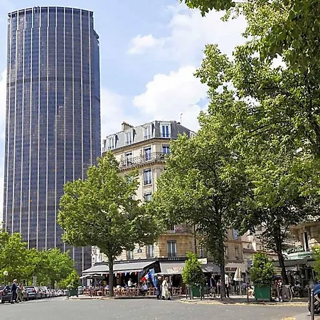 Timhotel Tour Montparnasse 3*