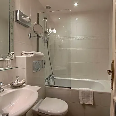 Timhotel Tour Montparnasse 3*