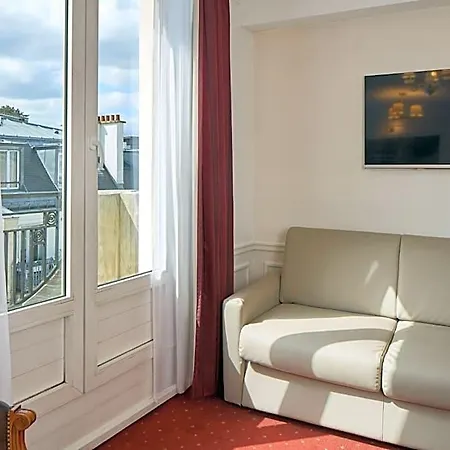 Hotel Timhotel Tour Montparnasse 3*