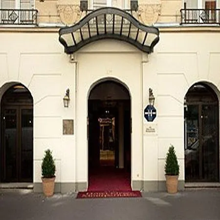 Timhotel Tour Montparnasse 3*