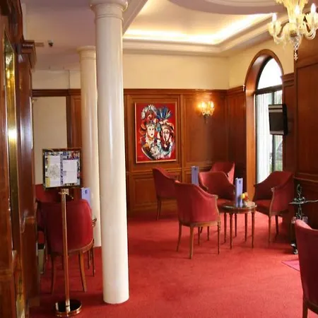 Timhotel Tour Montparnasse 3*