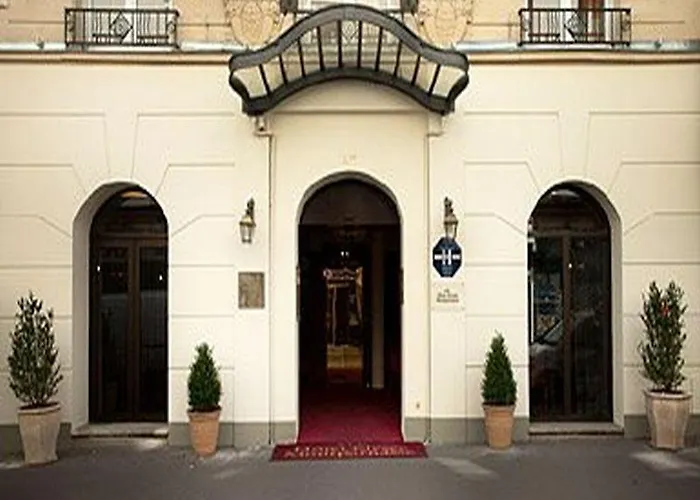 蒙巴纳斯大厦提姆酒店 3*