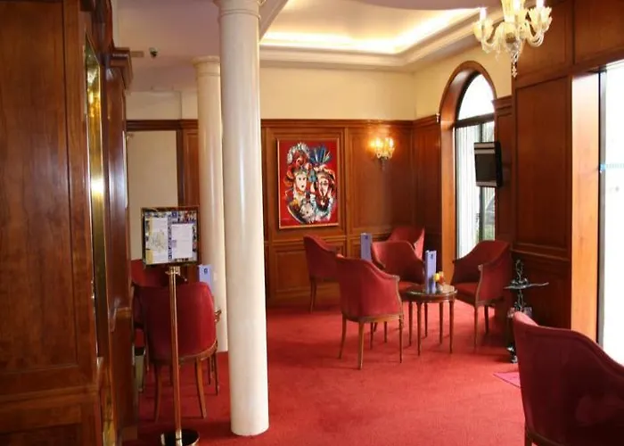 蒙巴纳斯大厦提姆酒店 3*