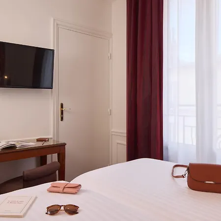 Timhotel Tour Montparnasse 3*